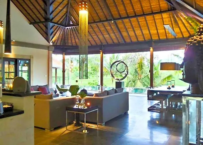 Peaceful 4 Bedroom Rice Field View Villa Kelusa