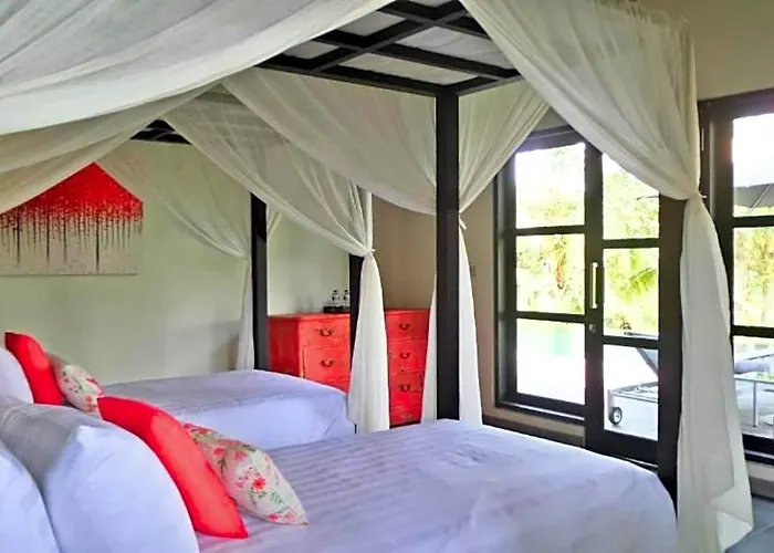 Peaceful 4 Bedroom Rice Field View Kelusa